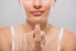 Proč nosit kontaktní čočky a podle čeho je vybrat?