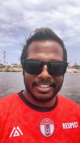 Mořský fotograf a freediver Ibrahim Shafeeg (37) vše zachytil na kameru.