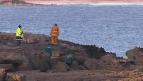 Záchranáři v Austrálii pátrají po těle učitele, kterého napadl žralok. (15.5.2023)