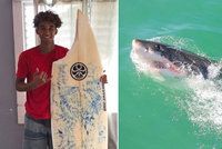 Surfař Max (16) si spletl žraloka se želvou. Unikl jen s ukousnutým „prknem“