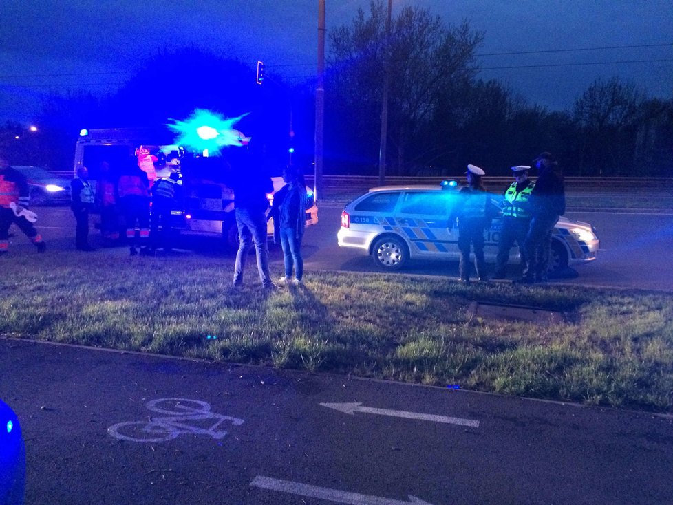 Řidič v Plzni jel na červenou, srazil auto, ve kterém jela těhotná žena