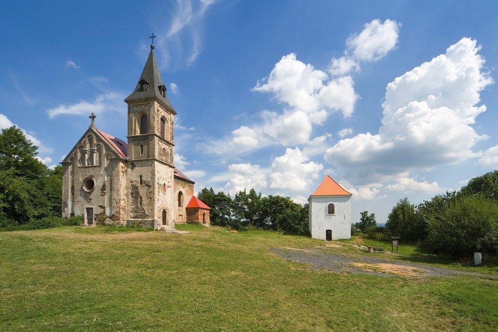 Kostel sv. Máří Magdalény na vrchu Krasíkov.
