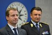 Petr Dongres a policejní prezident Tomáš Tuhý na brífinku ke kauze &#34;rudé trenky nad Hradem&#34;