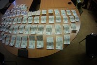 Šťastný zapomnětlivec: Na služebně si vyzvedl ztracenou prkenici se 107 tisíci