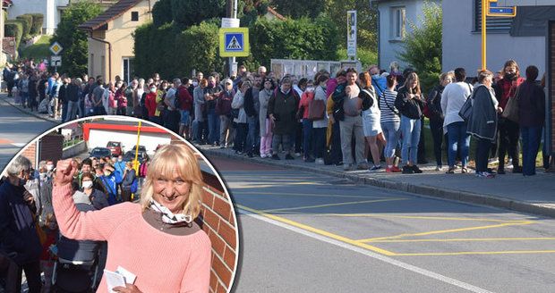 Neuvěřitelné! Lidé v Ostravě stáli hodiny ve frontě na zubaře! Dokonce tu nocovali