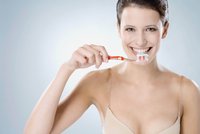 Kazy útočí! Opravdu si umíte správně čistit zuby?