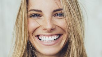 Usmíváte se? Izraelští vědci tvrdí, že kvůli smíchu vypadáte starší. Jaký výraz naopak omlazuje?