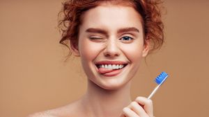 Největší mýty spojené s čištěním zubů: Víte, jak se o ně správně starat?