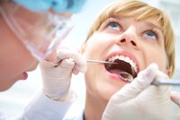 Zubní kaz: čím déle trpíte, tím víc platíte