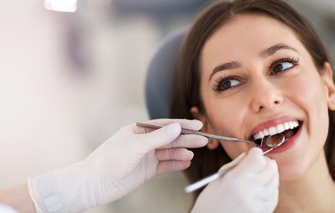 Řešte zuby víc než vrásky, říká zubní lékařka Jana Karbusická