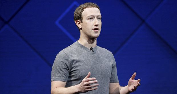 „Pokud nedokážeme ochránit vaše data, nezasloužíme si vám sloužit,“ sype si Zuckerberg popel na hlavu