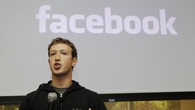 Jmění majitele Facebooku Marka Zuckerberga se nyní odhaduje na 14 miliard dolarů.