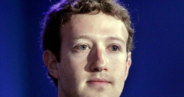 Zakladatele Facebooku obtěžoval maniak, zařídil si proto soudní příkaz zákazu přiblížení.