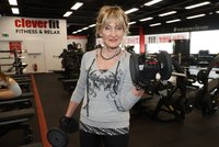 Zuzana Bubílková (70) cvičí po operaci nohy a říká: Můj palec si vzal viagru!