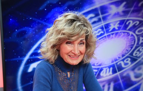 Zuzana Bubílková v novém pořadu Blesk.cz Kápni božskou! O Šimkovi, Krampolovi i svém důchodu!