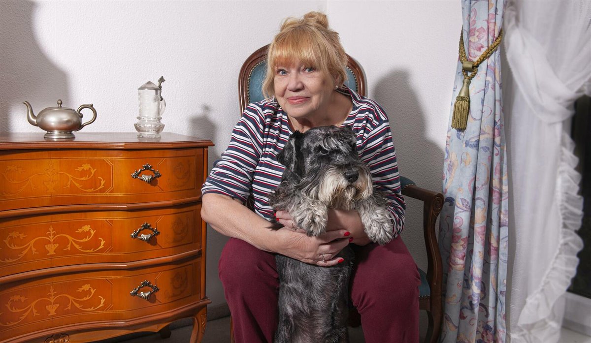 Zuzana Burianová se svým psím miláčkem.