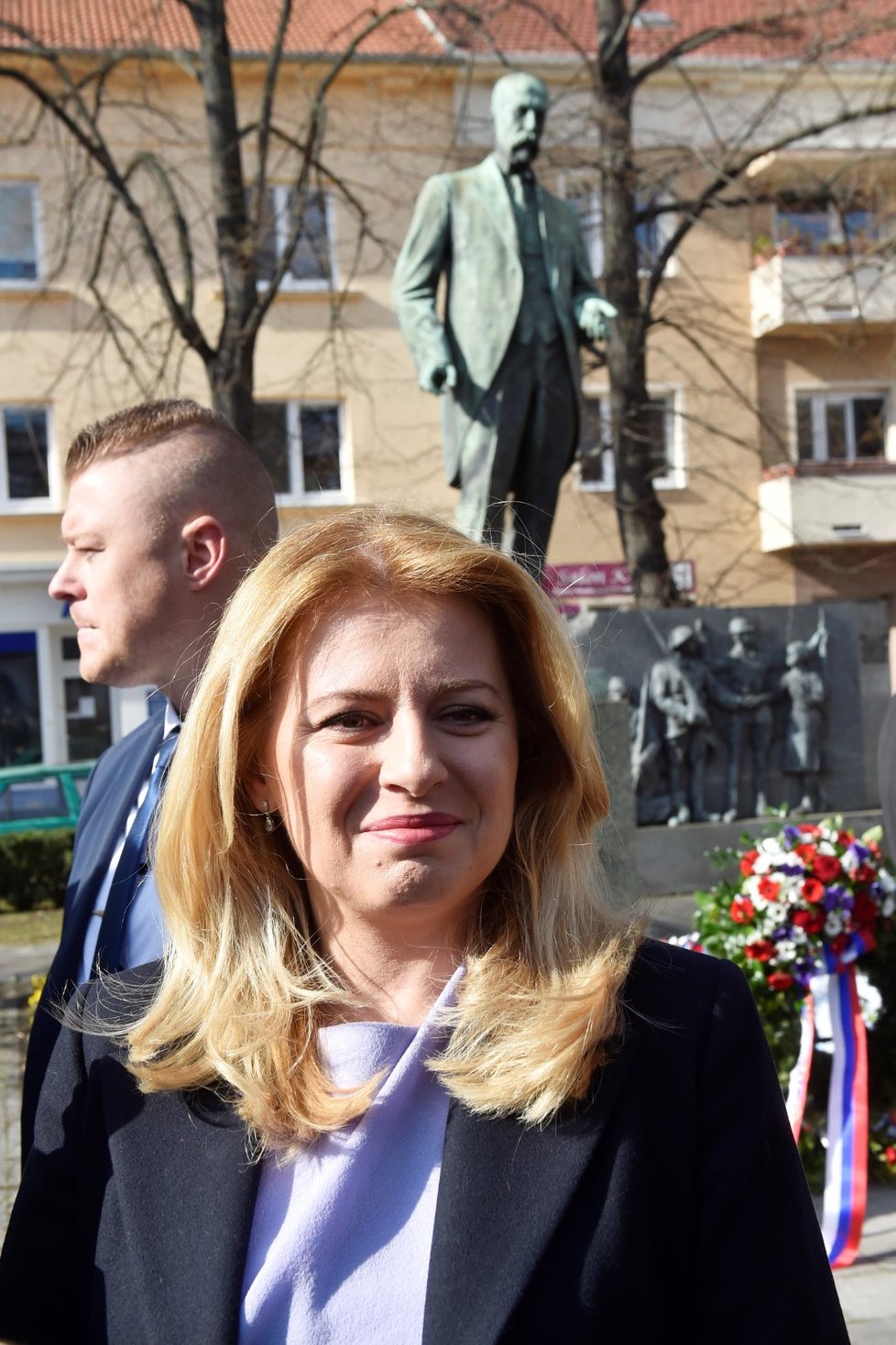 Slovenská prezidentka Zuzana Čaputová navštívila 10. března 2020 Hodonín, kde u pomníku uctila památku tamního rodáka Tomáše Garrigua Masaryka.