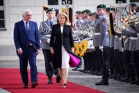 Čaputová zahájila rozlučkové turné: Na zámku Bellevue ji vítal prezident Německa