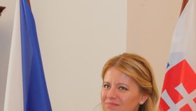 První oficiální návštěva prezidentky Slovenska v ČR (20.6.2019). Zuzana Čaputová se podepsala do památeční knihy