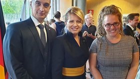 Zuzana Čaputová se svým bývalým poradcem a nyní přítelem Jurajem Rizmanem a jeho sestrou Jankou