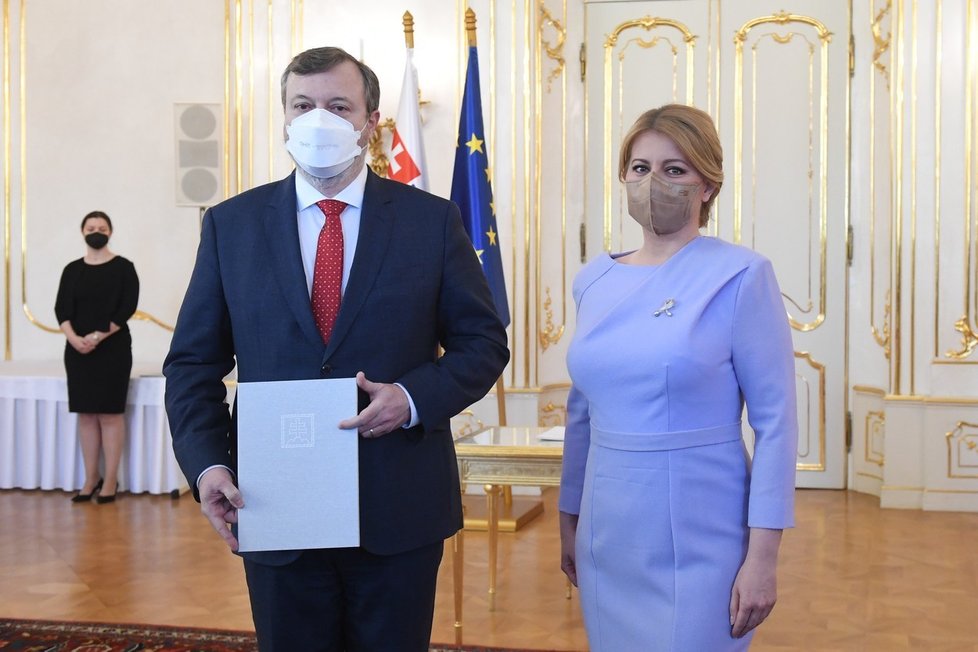 Slovenská prezidentka Zuzana Čaputová netratí na svém stylu ani v době koronavirové pandemie.