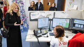 Zuzana Čaputová vyrazila na Štědrý den do nemocnice podpořit sloužící zdravotníky a personál (24.12.2023).
