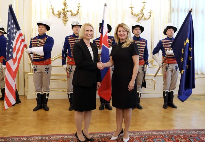 Zuzana Čaputová s novou americkou velvyslankyní Bridget A. Brink