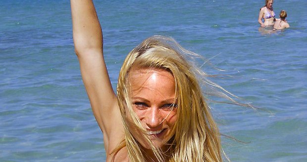 Zuzana Haberová vystavila v moři své krásné tělo