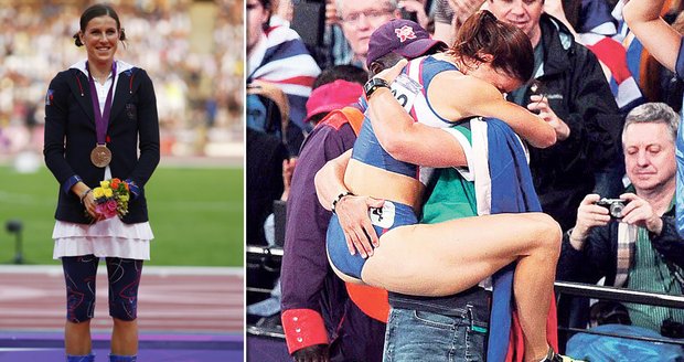 Sprinterka Zuzana Hejnová si pro olympijskou medaili došla v modrých holínkách. Bujaré oslavy popsal její přítel Honza, na kterého se v euforii přilepila jako klíště