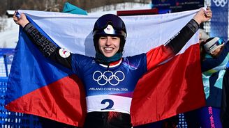 Snowboardistka Maděrová vyhrála zlatou olympijskou medaili. Prezident Pavel jí gratuloval přímo na místě Snowboardistka Maděrová vyhrála zlatou olympijskou medaili. Prezident Pavel jí gratuloval přímo na místě