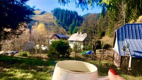 Zuzana Majerová (Trikolora) a její foto hrníčku a nedělní pohody (16.11.2025)