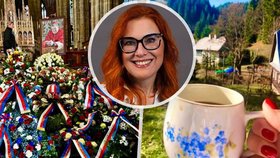 Zuzana Majerová (Trikolora) sdílela fotku z pohřbu Dominika Duky, kde nastaydla. V neděli sdílela foto s hrníčkem (15.11.2025)