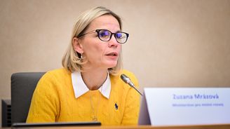 Papalášské manýry v ANO. Ministryně Mrázová kryje záda Babišovi, ale sama je zralá na odvolání Papalášské manýry v ANO. Ministryně Mrázová kryje záda Babišovi, ale sama je zralá na odvolání
