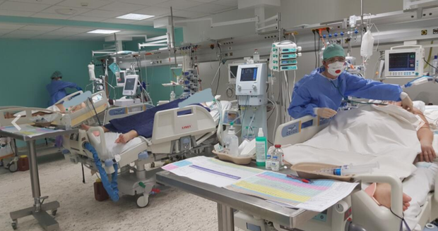 Nemocnice na Slovensku se začínají plnit. Mají tam nejvíc pacientů s covidem od konce května