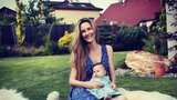 Krásná maminka Rosáková: Předčasně narozená dcerka jenom kvete