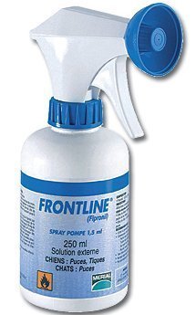 Merial Frontline spray 250 ml. Na srst se aplikují čtyři stisky aplikační pumpičky na jeden kilogram zvířete. Mall.cz, 539 Kč