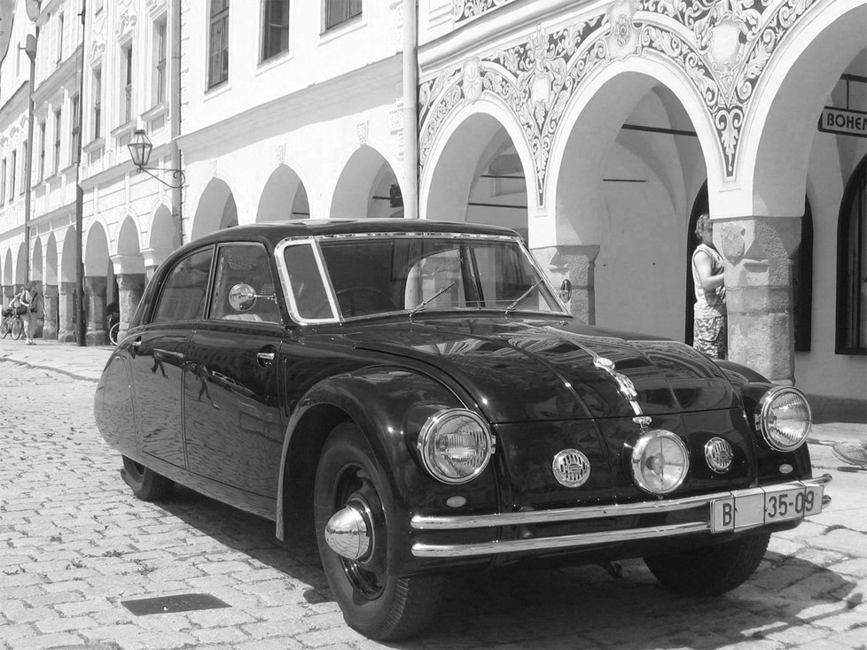 6. místo: Tatra T77 (1934-1938) - 9%