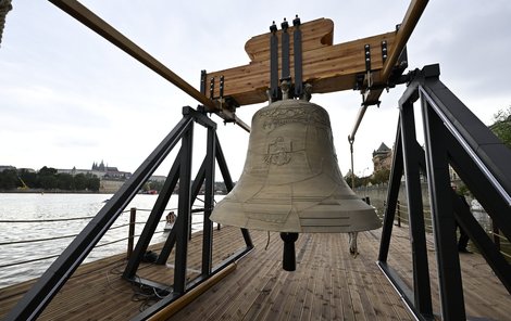 Zvon odlili v rakouském zvonařství, které funguje už od konce 16. století.
