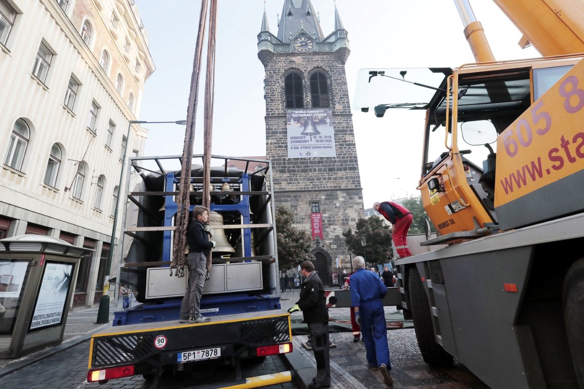 Zvonohra, která přijela zahrát Marii k 500. narozeninám, váží neuvěřitelných 12000 kg. Na délku má 10,2 metru, je téměř 4 metry vysoká a 2,5 metru široká.