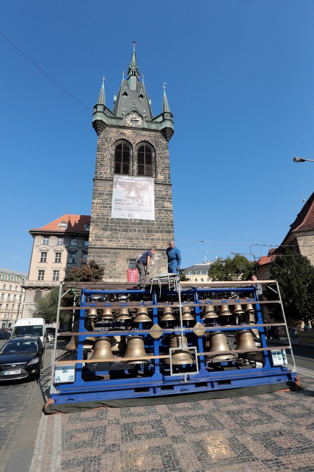 Zvonohra, která přijela zahrát Marii k 500. narozeninám, váží neuvěřitelných 12000 kg. Na délku má 10,2 metru, je téměř 4 metry vysoká a 2,5 metru široká.