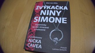 Žvýkačka Niny Simone ve vitríně: knižní pocta hudební bohyni, nebo autorova neléčená diagnóza? Žvýkačka Niny Simone ve vitríně: knižní pocta hudební bohyni, nebo autorova neléčená diagnóza?
