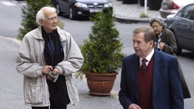 Sociolog Zygmunt Bauman a první prezident České republiky Václav Havel