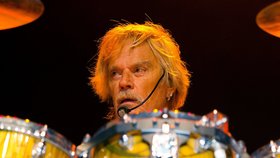Zemřel bubeník ZZ Top Frank Beard.