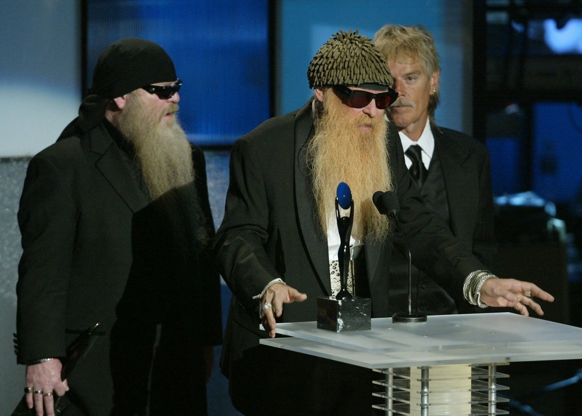 Ve věku 72 let zemřel americký hudebník Dusty Hill, legendární kapely ZZ Top.