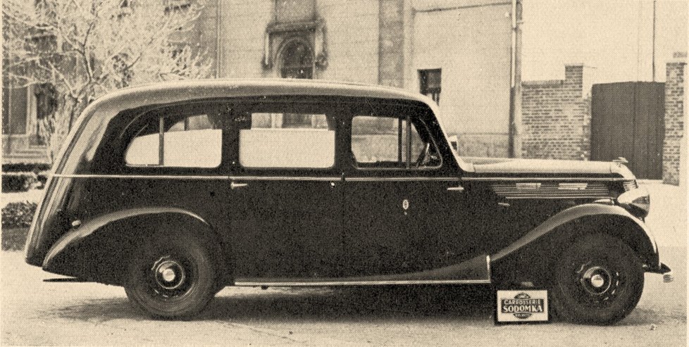 Sanitní vozidlo roku 1939.