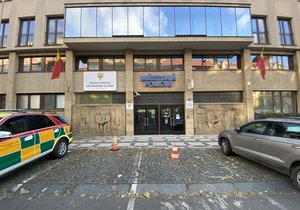 Centrála Zdravotnické záchranné služby hl. města Prahy v Korunní ulici v Praze 10. (18. listopadu 2021)