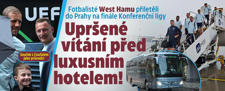 Součkův West Ham přiletěl do Prahy: Upršené vítání před luxusním hotelem! Součkův West Ham přiletěl do Prahy: Upršené vítání před luxusním hotelem!